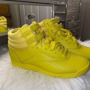 Rebook retro Velcro high top sneakers woman’s